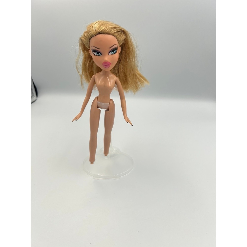 Bratz Fashion Show Cloe